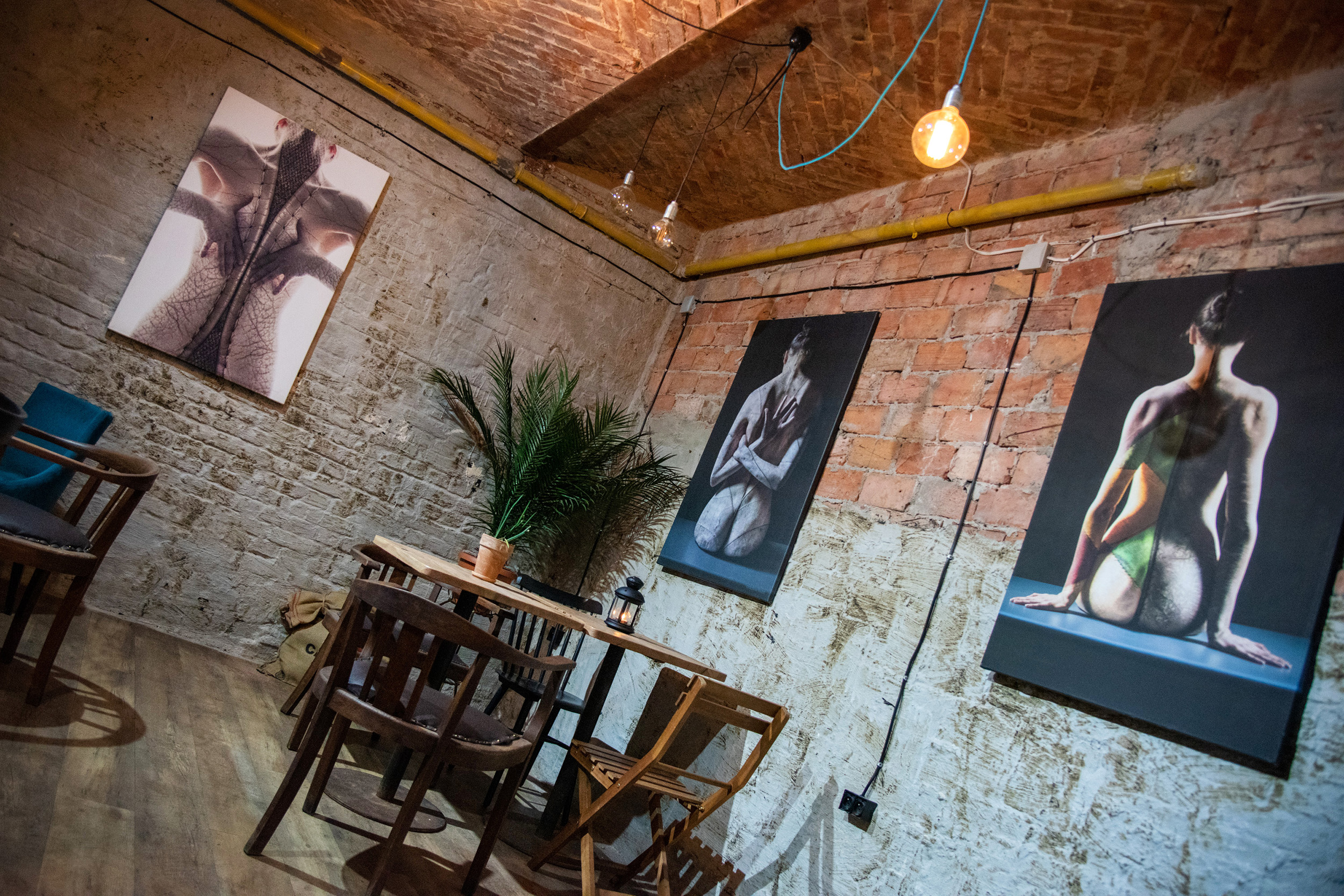 prezentacja fotografii artystycznej fotoobrazy wydruk na płótnie blejtram kawiarnia artystyczna