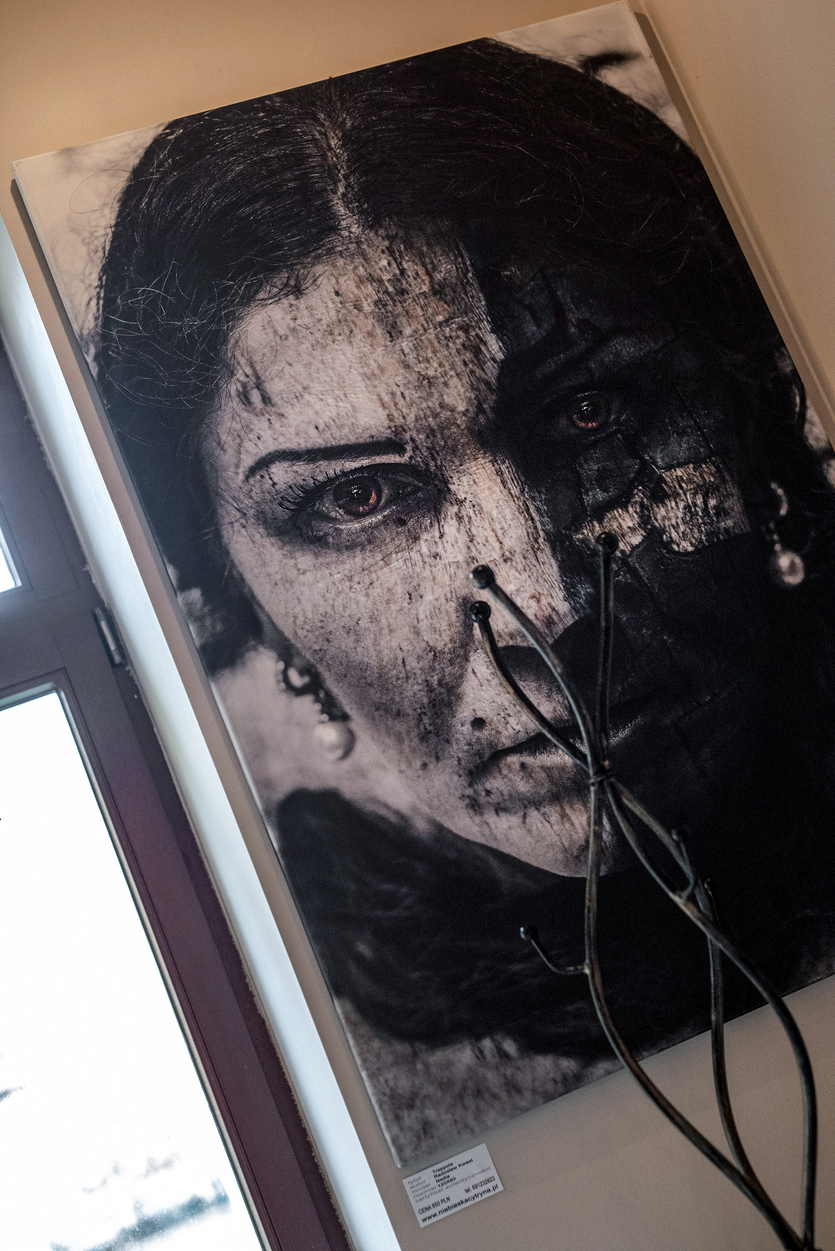 prezentacja fotografii artystycznej fotoobrazy akty i portrety kawiarnia z obrazami