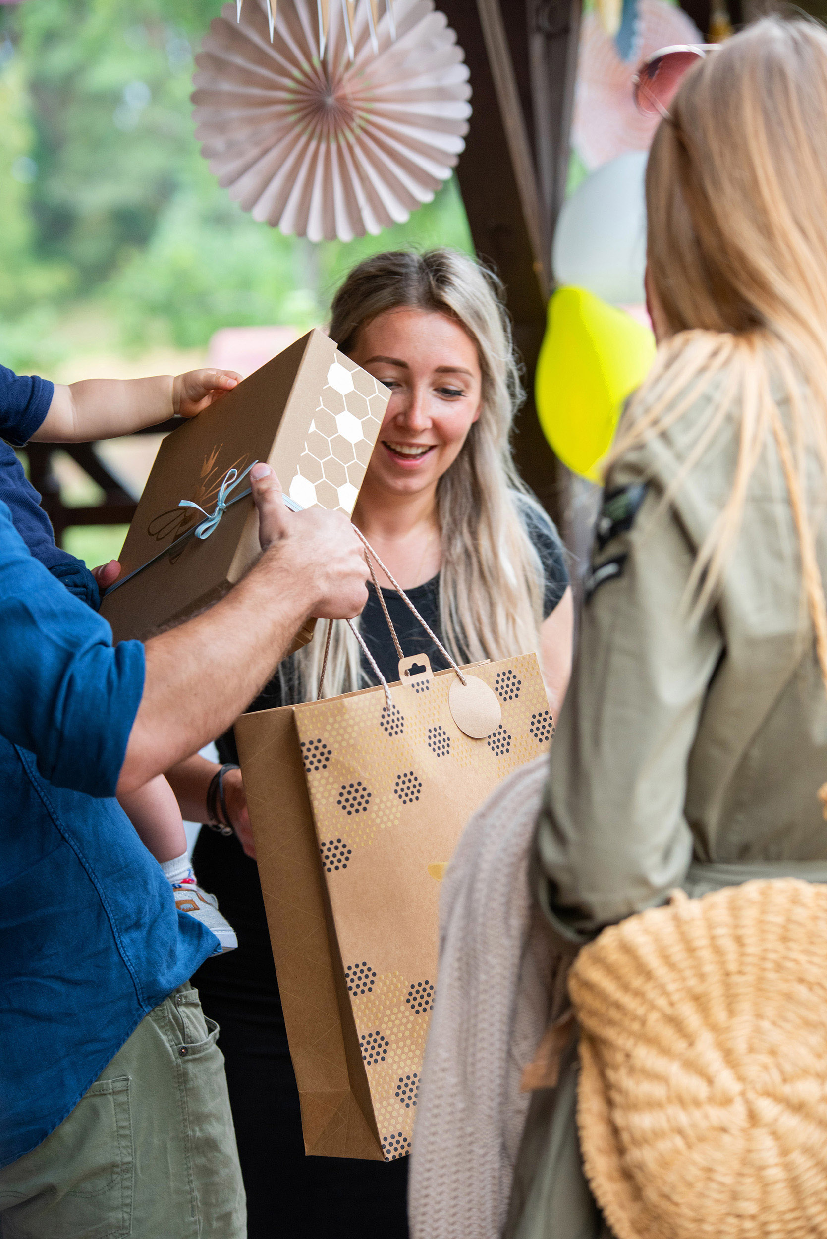 reportaż z urodzin dziecka goście wspólne świętowanie emocje i radość